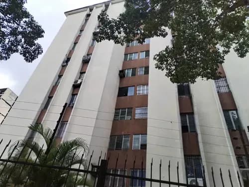 Norma Piña Rah Ofrece Excelente Oportunidad De Inversión Amplio Apartamento En Prebo (fte Al Shopping Center), Piso Bajo, Cómodo Y Funcional, . Cod. 26-18465. *** Solo Clientes Directos ***