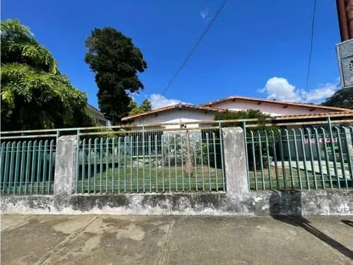 Casa Comercial En Alquiler El Viñedo Valencia Up-9737000