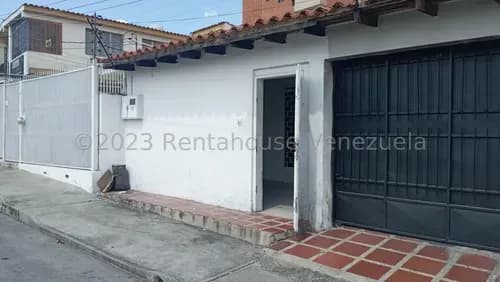 Ana Rodríguez Ofrece En Alquiler Amplio Local Comercial Al Este De Barquisimeto, Cód. 25-21975, Ideal Para Áreas Administrativas, O Negocio De Cualquier Rubro.