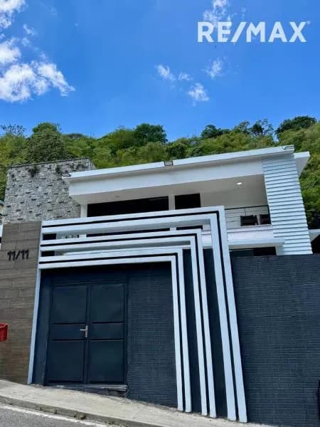 SE ALQUILA CASA COMERCIAL EN COLINAS DE BELLO MONTE