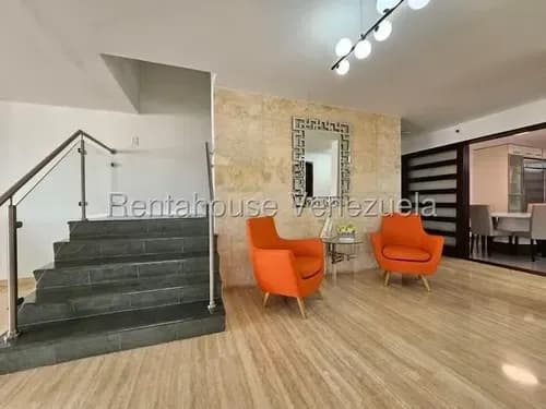En Venta Hermosa Casa Remodelada En Calle Cerrada En El Marques. Ys12618063