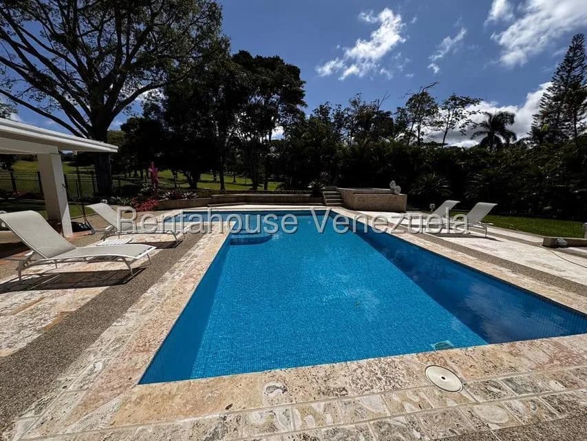 Casa (Multipes Niveles) en Venta en La Lagunita Country Club, Distrito Metropolitano