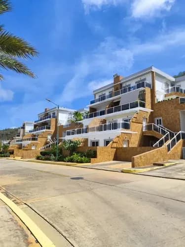 Apartamento En Venta Conj Privado En Lomas Del Encanto Guatamare