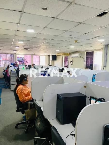 VENTA DE OFICINA TORRE PHELS 8-B