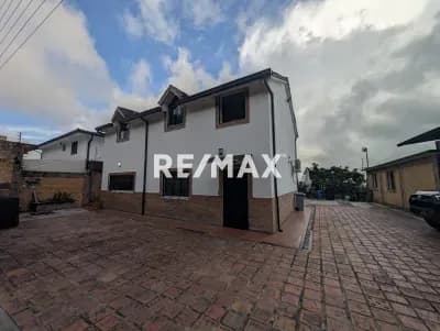 Venta de casa actualizada en Oripoto, Loma Alta, 900M2