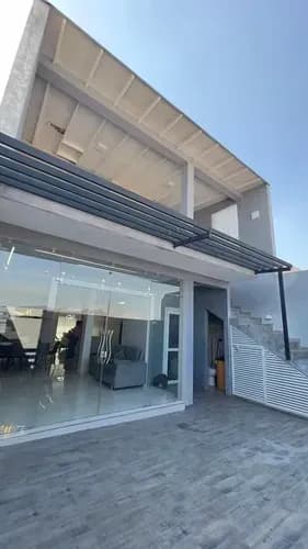 Herminda Vende T.h Resd Cumbres De La Esmeralda San Diego (client)
