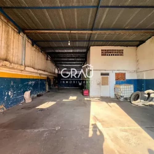 Galpon Con Amplio Terreno En Venta En Barcelona Fuerzas Armadas