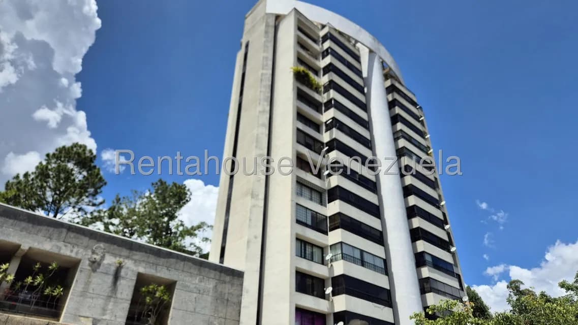 Apartamento (Duplex) en Venta en Lomas de Prados del Este, Distrito Metropolitano