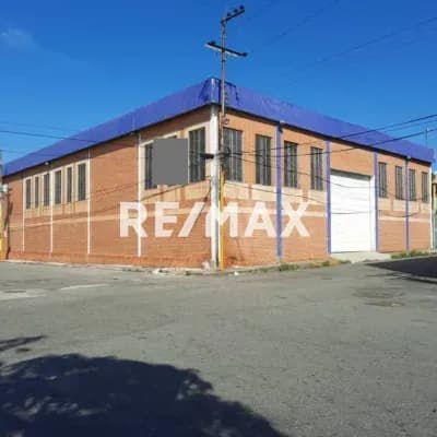 Se Vende Galpón 980m2 en San Blas