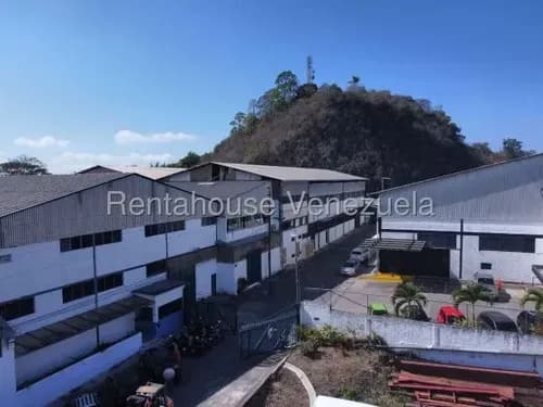 Galpon / Deposito Industrial ( 2 Niveles / Pb : 1951 Metros Mezzanina : 1759 Metros ) Alquiler Mariches ( Cerca De Farmatodo / Frente A Muebles Varela ) Mls - 26-12227