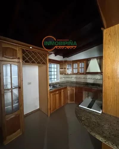 Inmobiliaria Inmobipiña Ofrece Casa En Venta, Ubicada En: Campo A-2 De Ferrominera, Puerto Ordaz (fl)