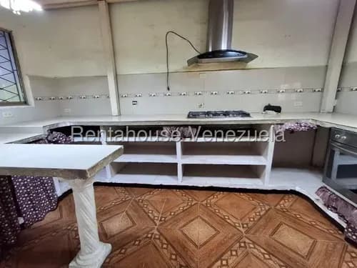 Sorangel Vargas Vende Amplia Casa En Excelente Ubicacion Zona Este Barquisimeto Mls #26-14930