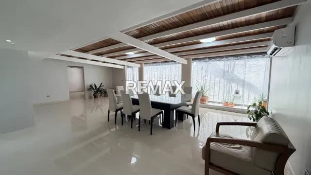 HERMOSO APARTAMENTO DE LUJO EN VENTA EN LAS MERCEDES.