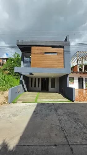 Casa De Lujo En La Urbanización Cantaclaro, La Machirí