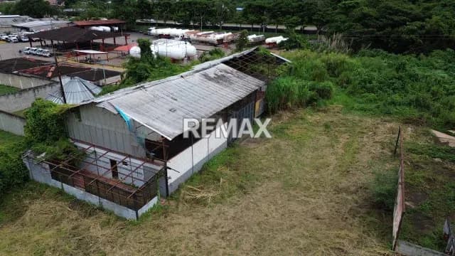 Terreno comercial de alto potencial en Av. Libertador.