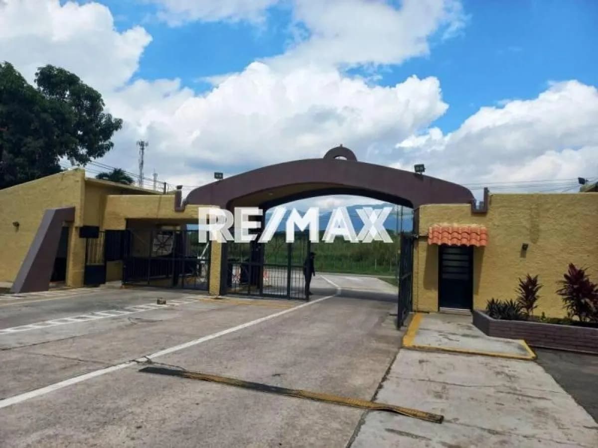 Parcela mini fincas El Solar En Venta 2.275 mts2, Valencia, Carabobo. Remate