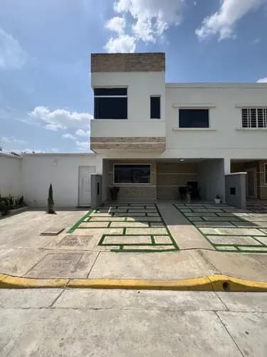 Town House En San Diego, Completamente Amoblado. El Momento De Invertir Es Ahora (mm969)