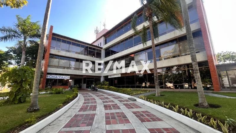 ALQUILER LOCAL COMERCIAL CC DALFA 480m2