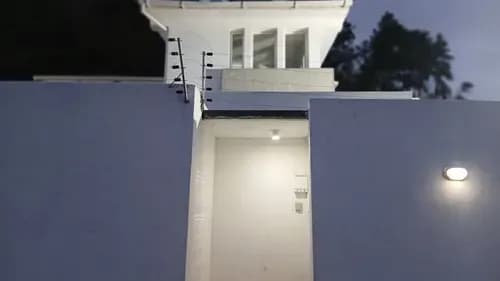 Vendo Preciosa Y Moderna Casa En La Lagunita Country Club, Calle Cerrada, 1280 M2 De Terreno Y 262 De Const.. 4 Hsb Principales Con Baño Vestier Y Aires Splits. Bella Vista. Piso De Mármol Y Madera