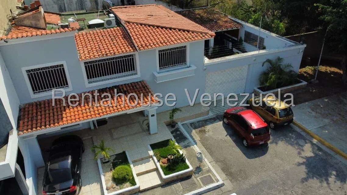 Casa en venta - $300k