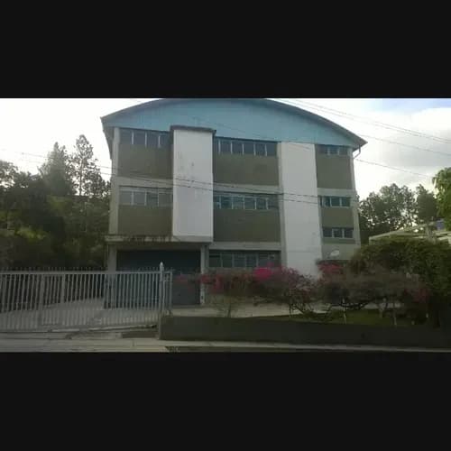 Locales Industriales De 400 A 1200 M2 Cn Todos Los Servicios