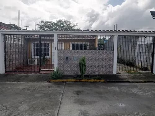 Venta/casa/200m2/ Las Brisas De Cua/3/2/5/ref. 27.000/iv