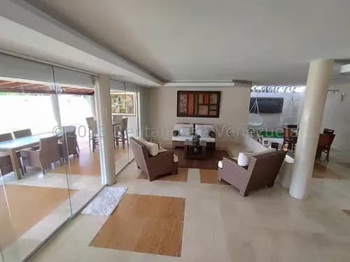 Casa En Venta En Prados Del Este, Caracas 23-30662 Yf