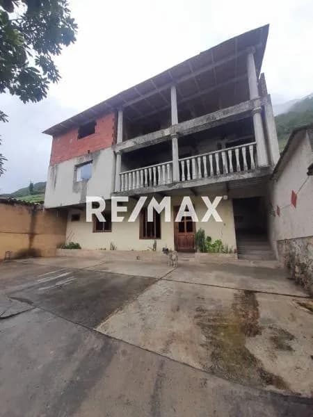 Apartamento en venta en obra gris ubicado en el Sector La Flecha de La Población de La Puerta.