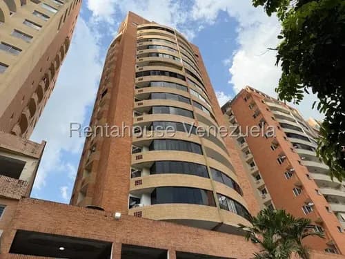 Apartamento En Venta En Urb. El Parral Con Proyecto Aprobado Para Planta 100%, Un Monoambiente Excelentemente Diseñado Con Cocina Y Baño Moderno Ideal Para Ti.