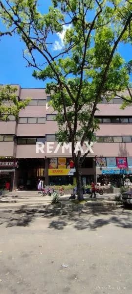 ALQUILO OFICINA COMERCIAL DE 173 M2 EN CENTRO COMERCIAL Y PROFESIONAL EL AÑIL, URB PREBO, VALENCIA, ESTADO CARABOBO