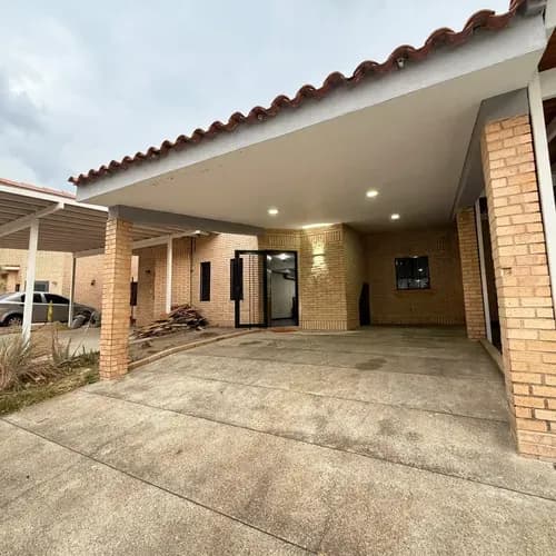 Townhouse Moderno En Venta Res. Country Park Villaserino El Remanso San Diego Mg