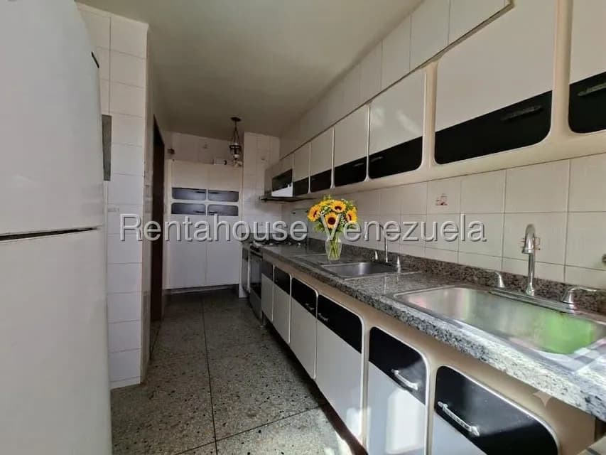 Apartamento (1 Nivel) en Venta en Avenida Goajira, Zulia