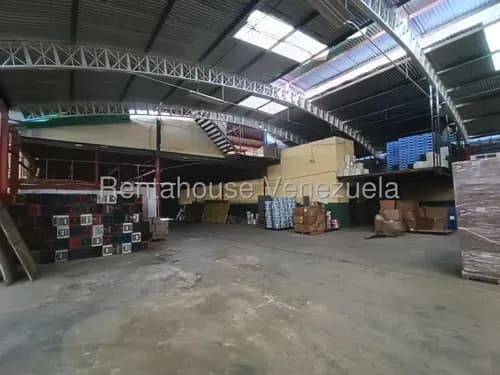 Potencial Industrial En Ubicación Estratégica Mas Galpón En Venta En Boleita Sur 26-8328