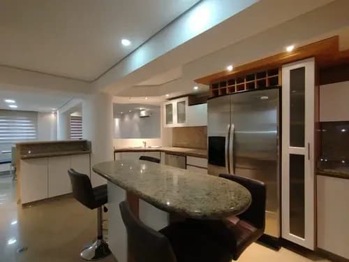 Alquiler Amplio Apartamento En Mañongo Fj-mt