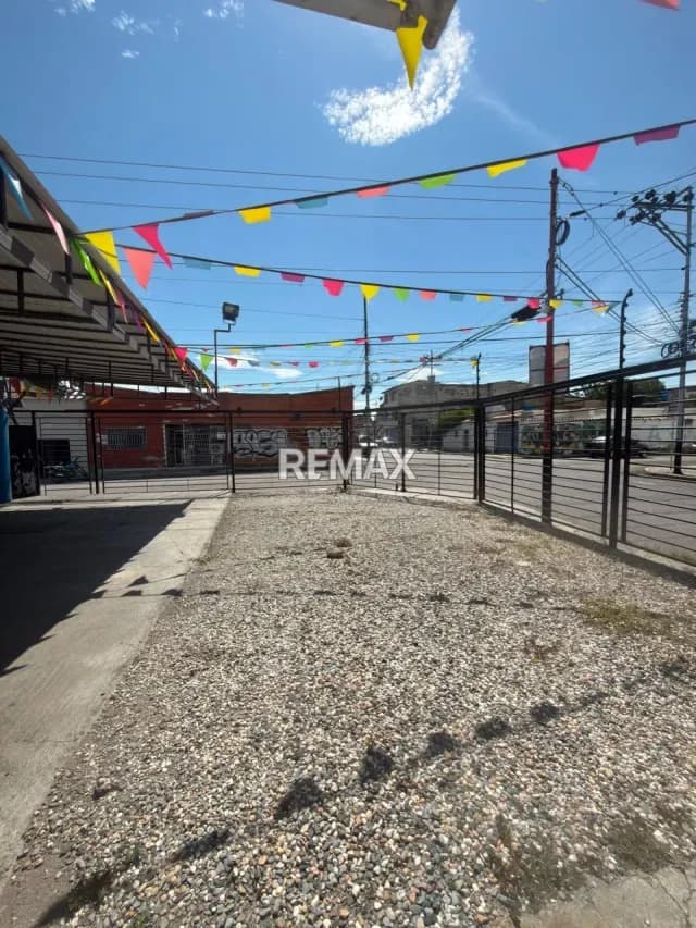 Se Alquila Local Comercial en Esquina carrera 25 con calle 20 Barquisimeto