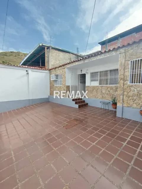 Venta de Impecable Casa en Urbanización La Arboleda