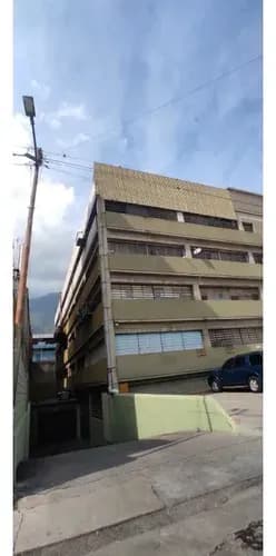 Alquilo Galpón En Edificio Industrial 770m2 Boleita Norte 7910