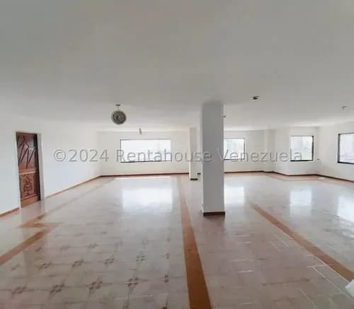 Venta De Apartamento En El Marqués Oa 24-21166