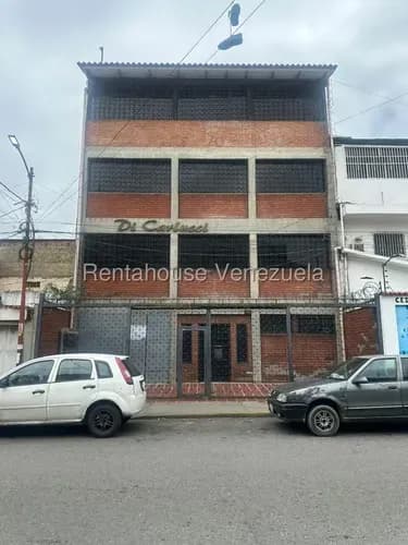 Ms: 25-24063, Alquilamos Edificio Comercial / Depósito En San Matín Av Ppal De Artigas. A=643m2, 6b.