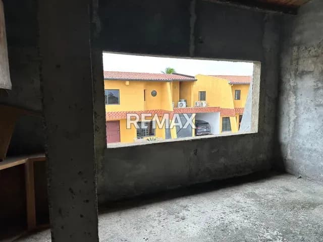 VENDO CASA EN OBRA GRIS LA GRANJA