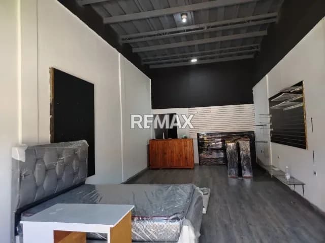 Local Comercial en Alquiler en La AV. 8 con la Mata - Cabudare | 68 m² con Oficina y Santa María