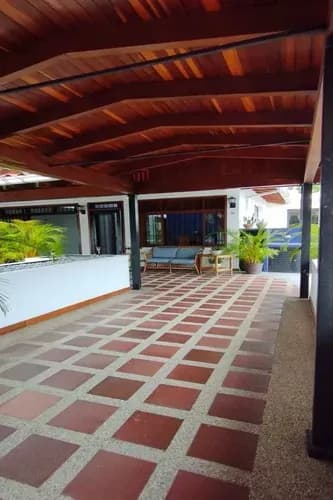Alquiler En Los Palos Grandes (showroom)