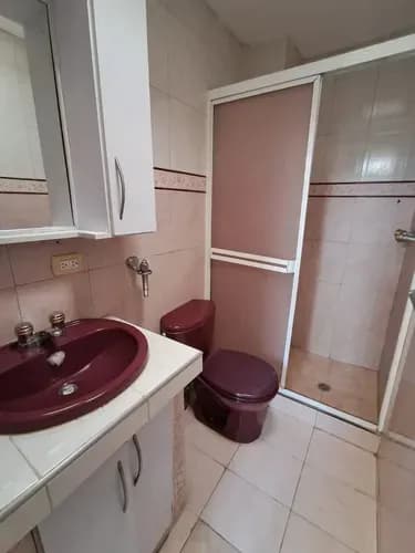Faith Real Estate Ofrece En Venta Town-house Villas Del Norte Ii - Naguanagua -dos Habitaciones Con Baño Interno -amplia Sala -cocina Empotrada Con Concepto Abierto -área De Faena Ofv Mm Y