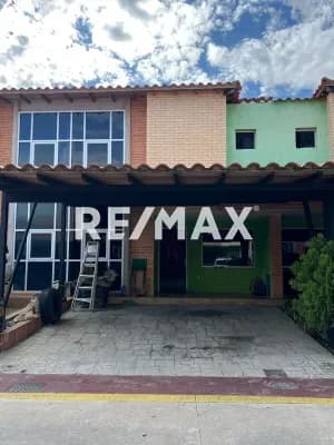 TOWNHOUSE EN VENTA - SAN DIEGO, RES. VILLAS LA FONTANA