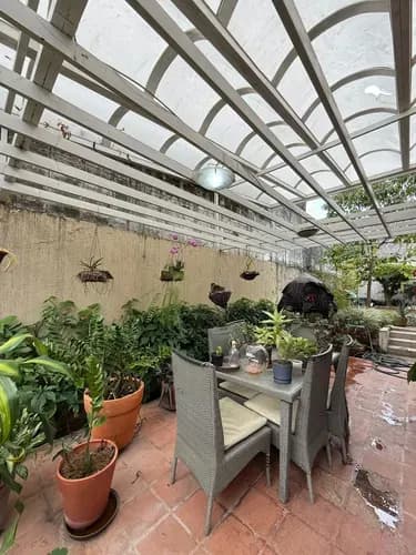 Se Vende Casa Amplia Con Excelente Ubicación En Av Carabobo Lc