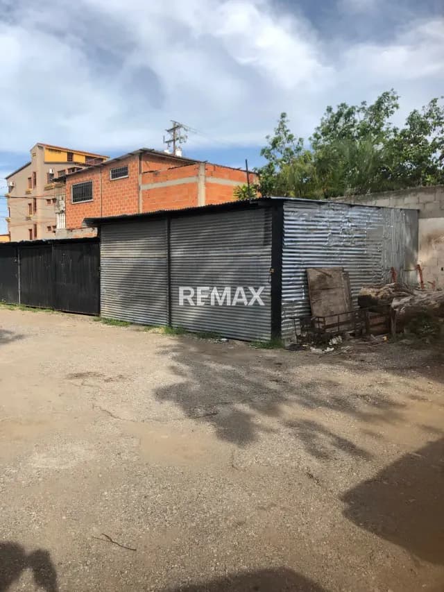 Venta de terreno en Via alto trafico