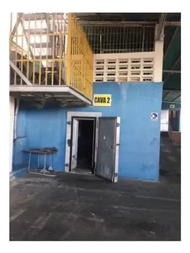 Annic Coronado Vende Local Comercial Para Mayoristas Con Área De Refrigeracion 315868