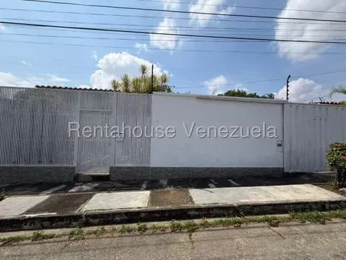 Jesus Teran Vende Linda, Espaciosa Y Comoda Casa Con Amplio De Terreno Ubicada En Urb. Barici Al Este De Bqto. 26-14628
