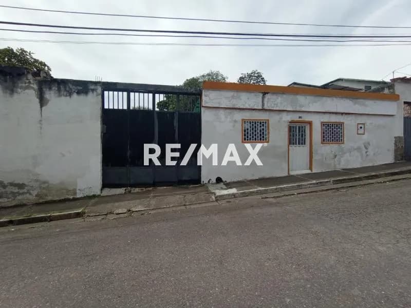 Casa Con Parcela La Victoria