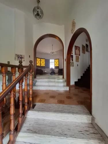 Quinta En La Viña, Calle Boyacà. 1000m2. Cerca Del Cc Siglo 21. De 3 Niveles Grandes Con Permiso Comercial Factible. Convertible A Clínica Restaurantes Ofv Mm Marlene